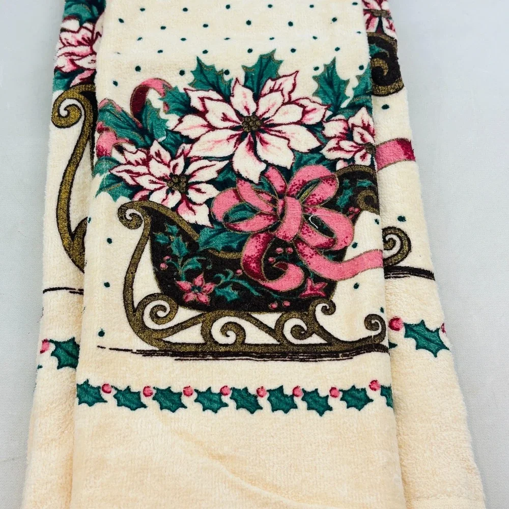 Vintage Cecil Saydah Holiday Traditions Poinsettia Sleigh 3 Piece Bath Towel Set